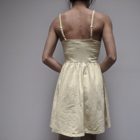 Yellow Dress - Picture 2 of 6